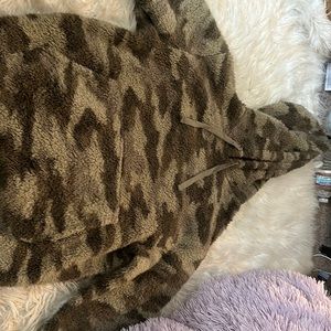 Green camo sweatshirt